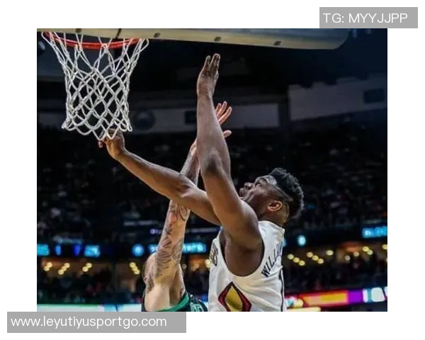 飞虎出击！锡安惊艳单臂补扣文班无奈成背景板未能起跳