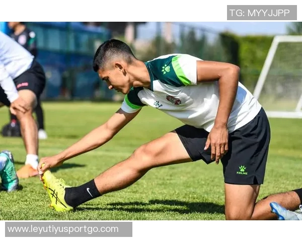 半岛都市报：新疆男篮状态平平今晚雄鹰力争首次突破天山高峰