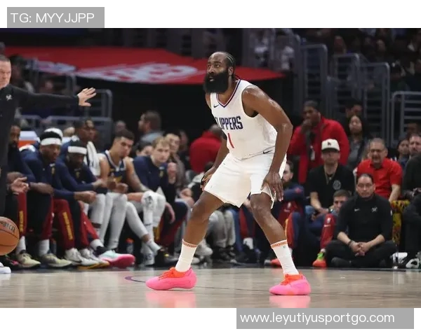 比尔臀部伤势持续缺阵小卡缺席哈登独自承担重任