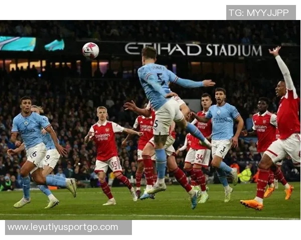 五位记者对英超冠军进行预测三人看好枪手两人支持曼城射手王归属无疑