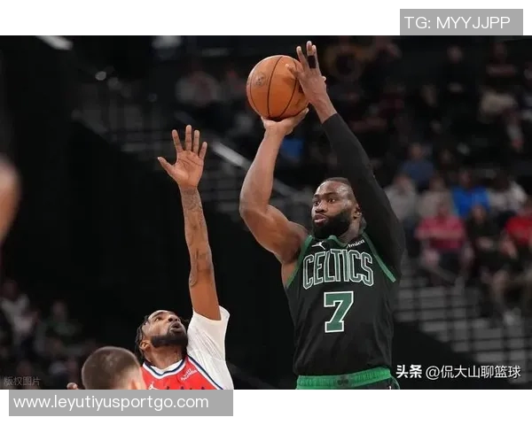 凯尔特人主场对决骑士杰伦布朗状态回暖将全力出战